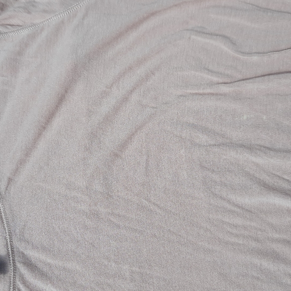 Universal Thread tee - Picture 8 of 8